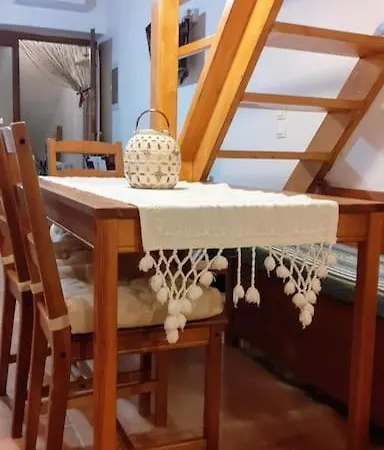 Holiday home κοντύλι - σπίτι στη χώρα, με θέα το κάστρο Skyros