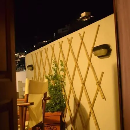 Holiday home κοντύλι - σπίτι στη χώρα, με θέα το κάστρο
